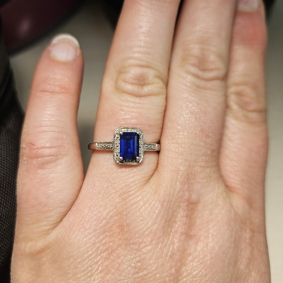 Ring size 8 - Picture 4 of 4